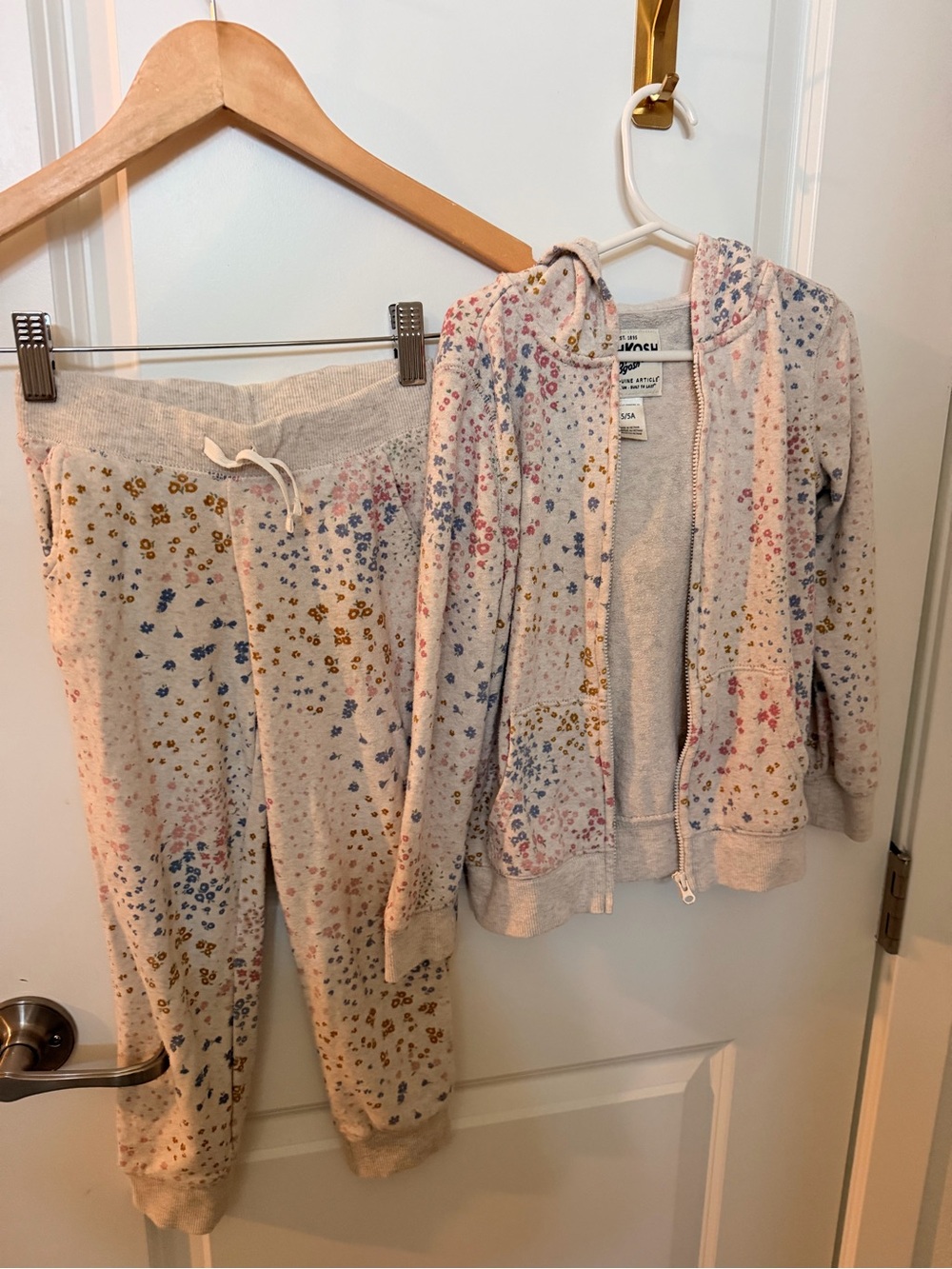 Oshkosh Kids Beige Floral Hoodie & Jogger sweat Set